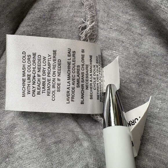 G-III 4Her by Carl Banks Oakland A’s Athletics Gray T Shirt Sz Large Rhinestone - Picture 11 of 13